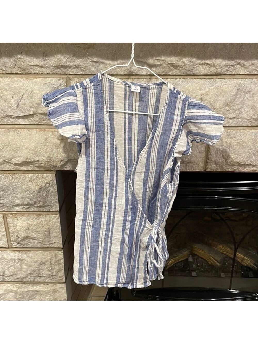*5 for $45* Old Navy Blue White Striped Flutter Sleeve Top XS